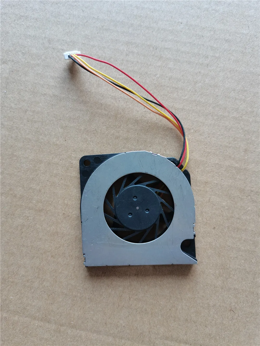 พัดลมทำความเย็นใหม่ดั้งเดิมแล็ - Cpu Heatsink บทวิจารณ์และราคา